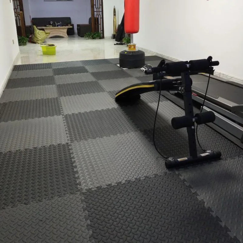 Interlocking exercise mat